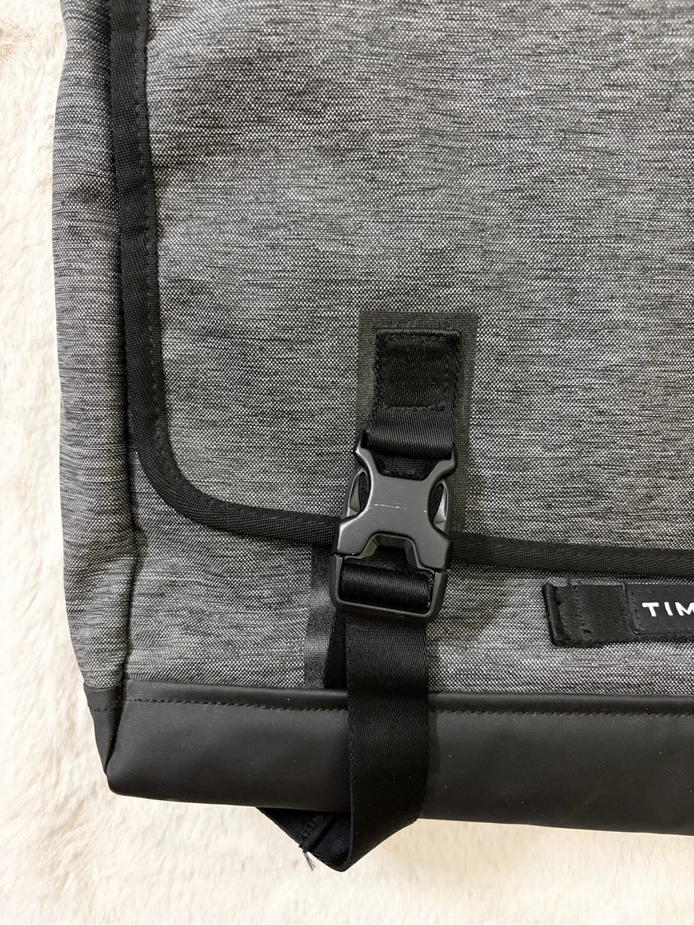 Timbuk2 Closer 15” Laptop Messenger Briefcase Gray Work Travel Bag Unisex